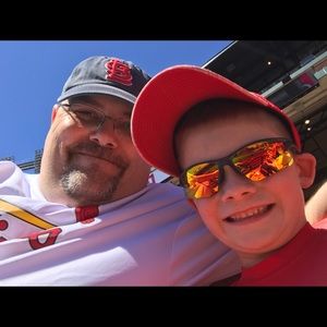 Meet your Posher, Damon